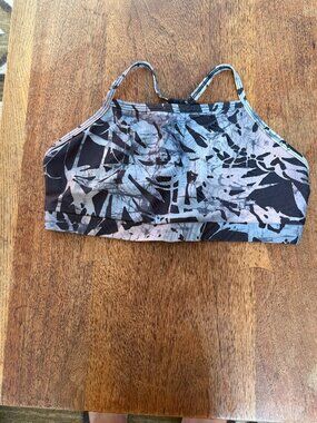 Onzie strappy yoga bra